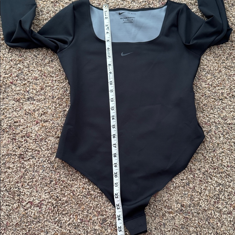 NWT Nike Form Long-Sleeve Bodysuit | Black | Size M - Picture 11 of 13